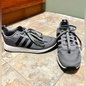 Men’s size 8.5 Adidas Sneakers